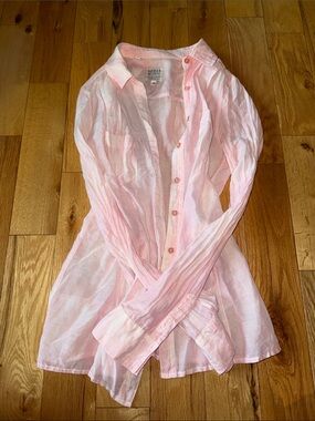 XS Guess Brand - Pale Pink Sheer Button-Up Shirt